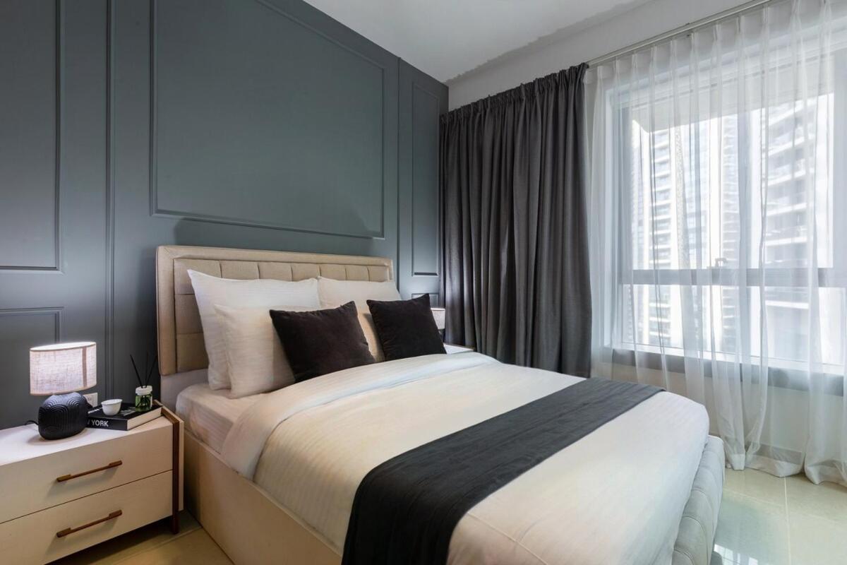 Near Burj Khalifa, Fountain View, Mall In 10 Mins Walk * Dubai
