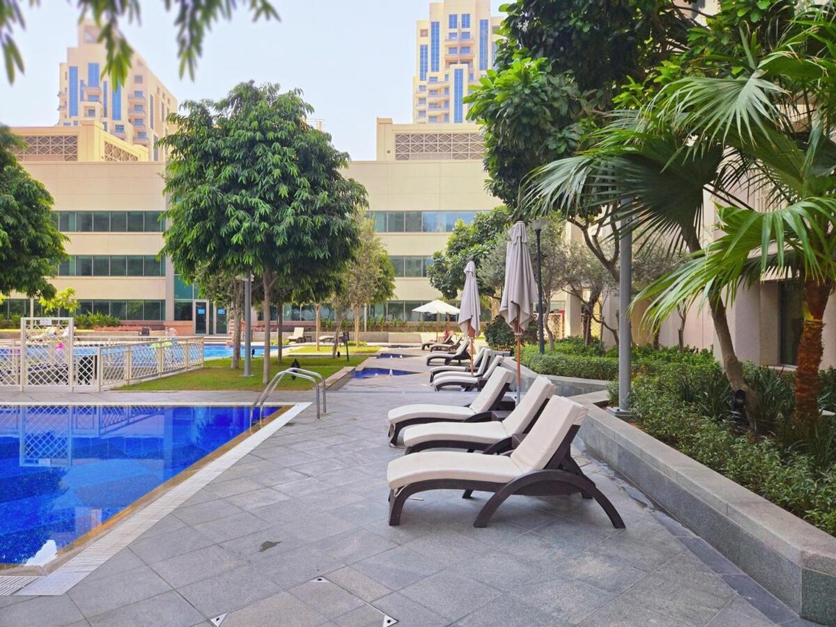 Near Burj Khalifa, Fountain View, Mall In 10 Mins Walk Apartment Dubai
